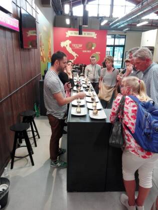 Visita ai laboratori Coop e a FICO Eataly World - 5 giugno 2018 (8)