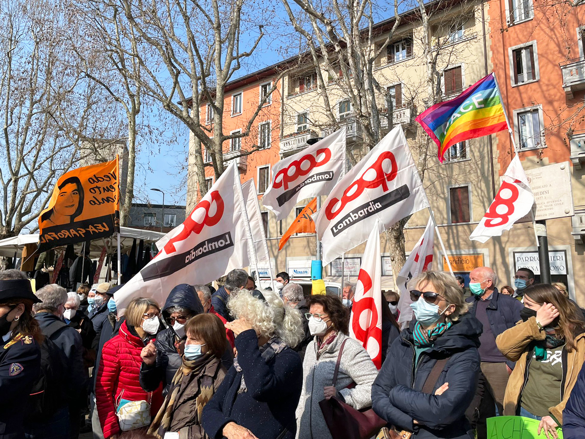 Piazza Prealpi a Milano | Presidio Libera con i Soci volontari