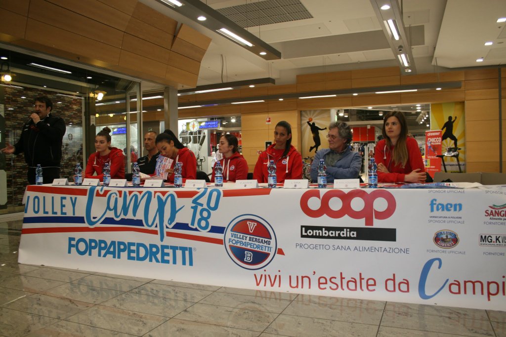 Le atlete del Volley Bergamo presentano il Volley Camp 2018 (1)