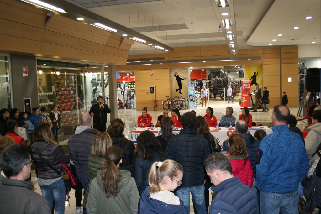 Le atlete del Volley Bergamo presentano il Volley Camp 2018 (4)